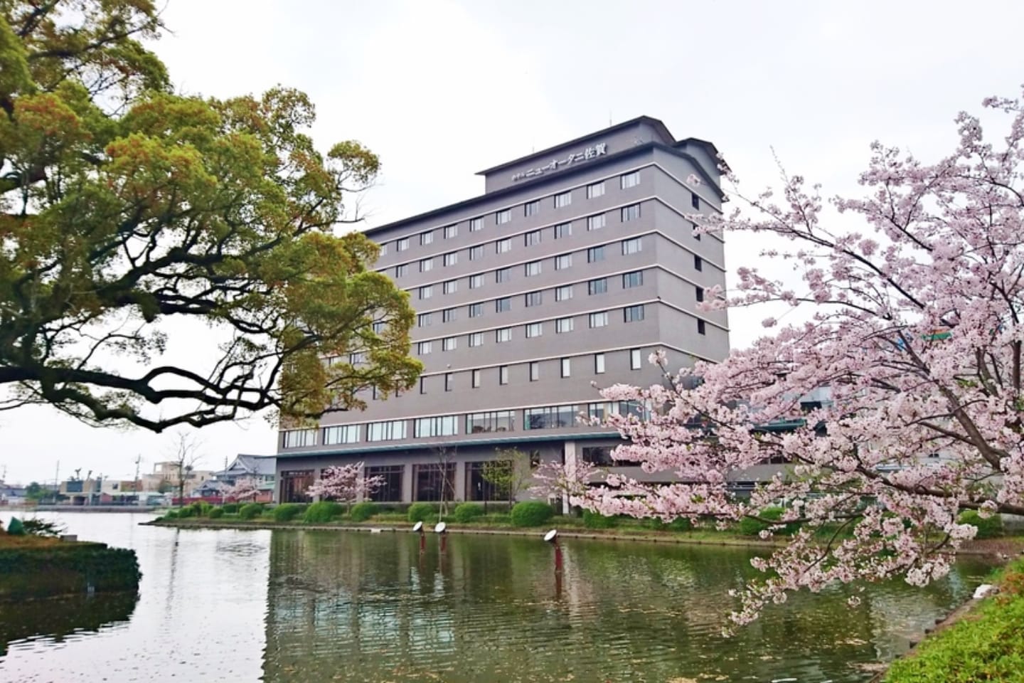 新国立劇場オペラ「ホフマン物語」