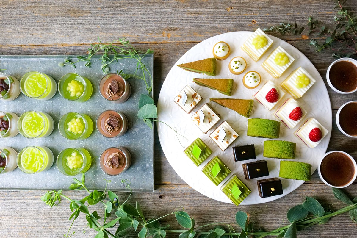 抹茶とメロンとチョコレートスイーツプレゼンテーション 