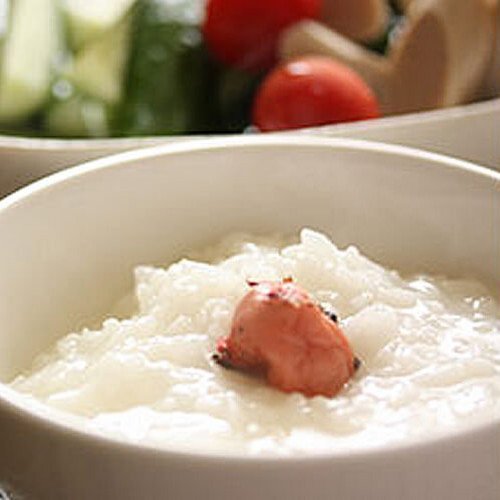 体にやさしいお粥 食欲のない朝でも食べやすい、体にやさしいお粥もご用意。