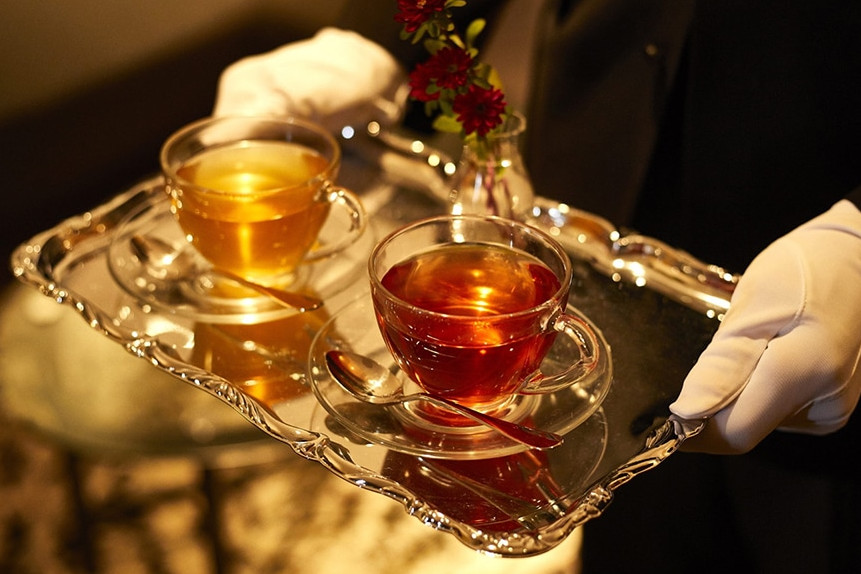 ウエルカムドリンクはメニューの中から、フレーバーコーヒー、ハーブティーなどお好みの一杯をお部屋にお届けに上がります。