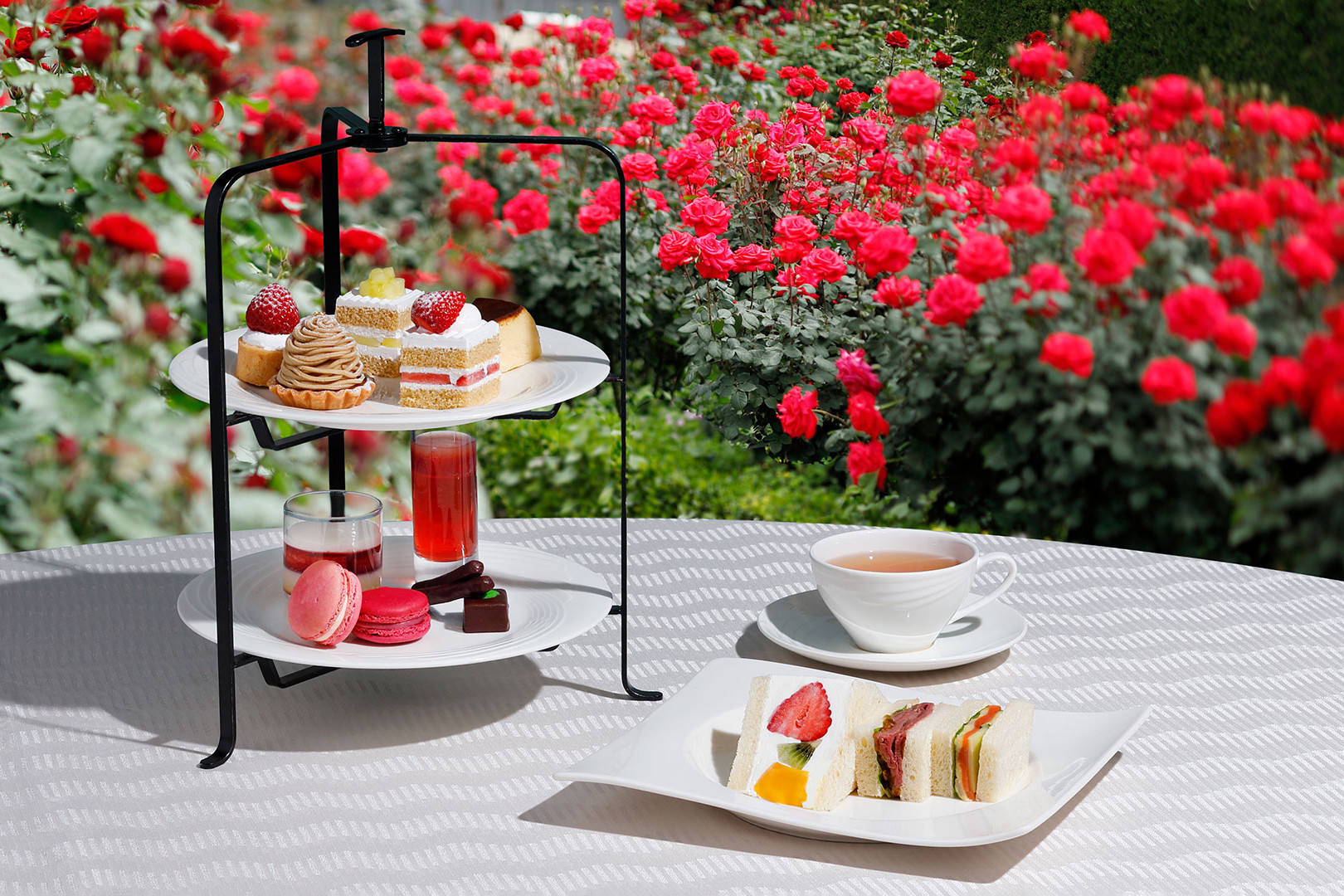 アフタヌーンティー at レッドローズガーデン