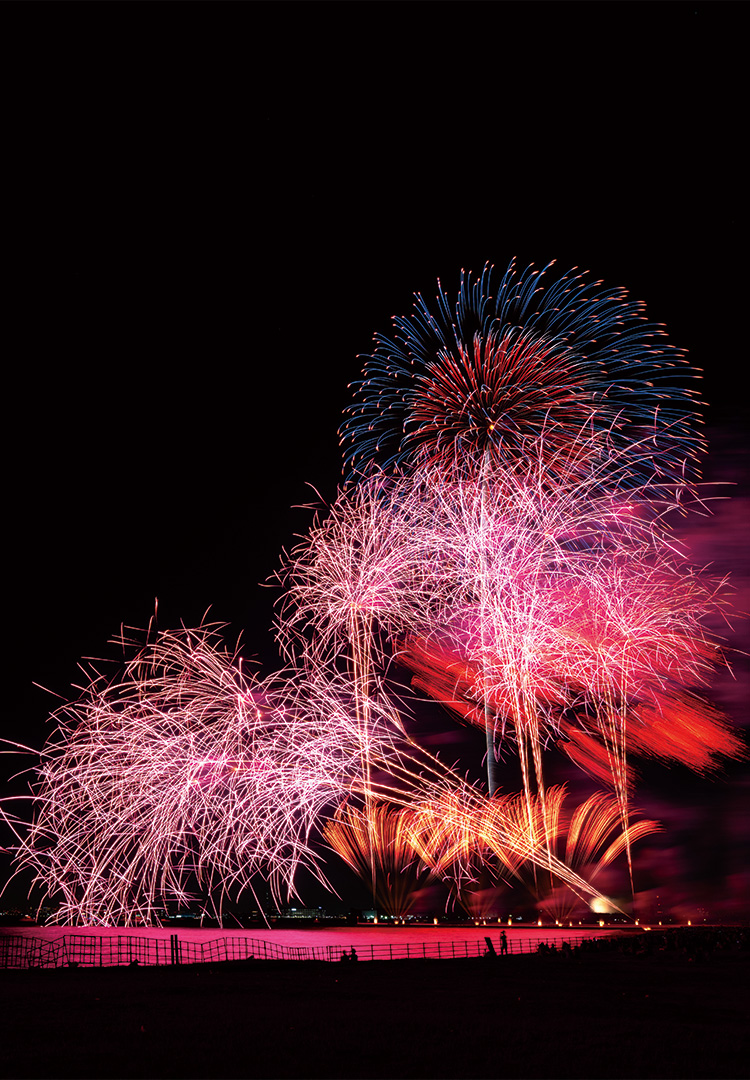 最上階ラウンジで絶景花火 ステイ ホテルニューオータニ幕張 最上階ラウンジで絶景花火 ステイ ホテルニューオータニ幕張