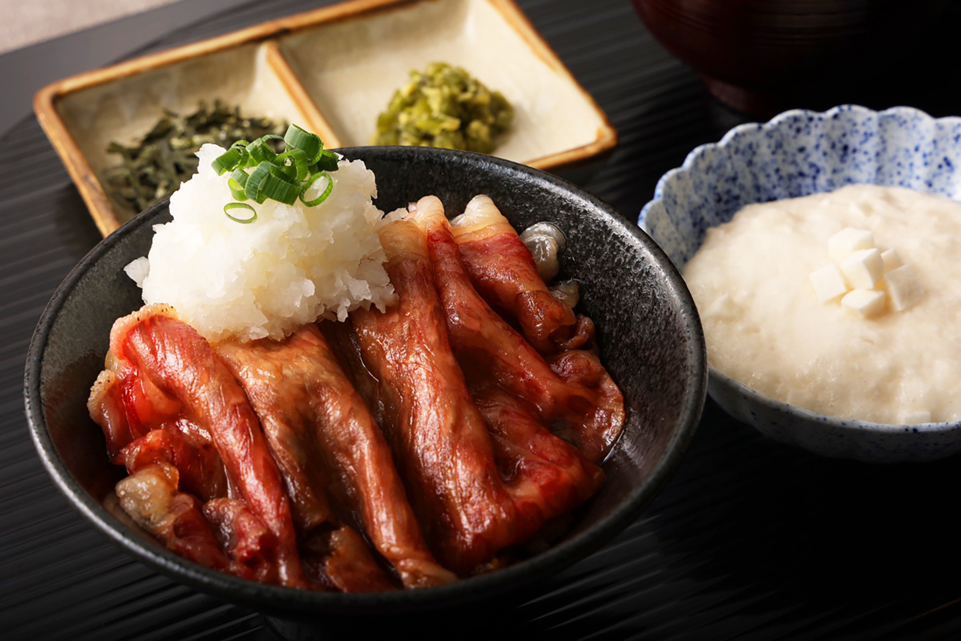 黒毛和牛ロース自然薯とろろ焼き飯(味噌椀付)