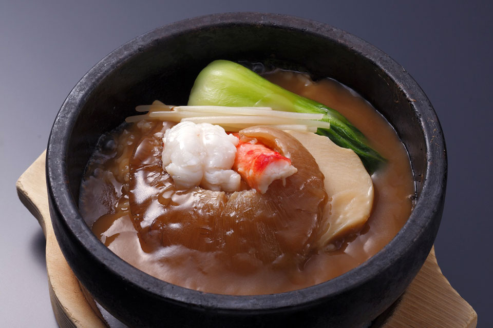 石焼ふかひれ姿煮丼