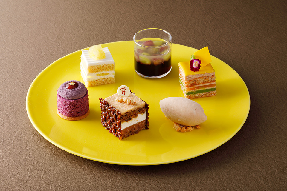 ピエール・エルメ・パリとパティスリーSATSUKIコレクション