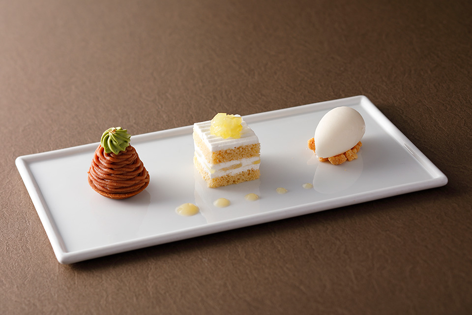 ピエール・エルメ・パリとパティスリーSATSUKIコレクション