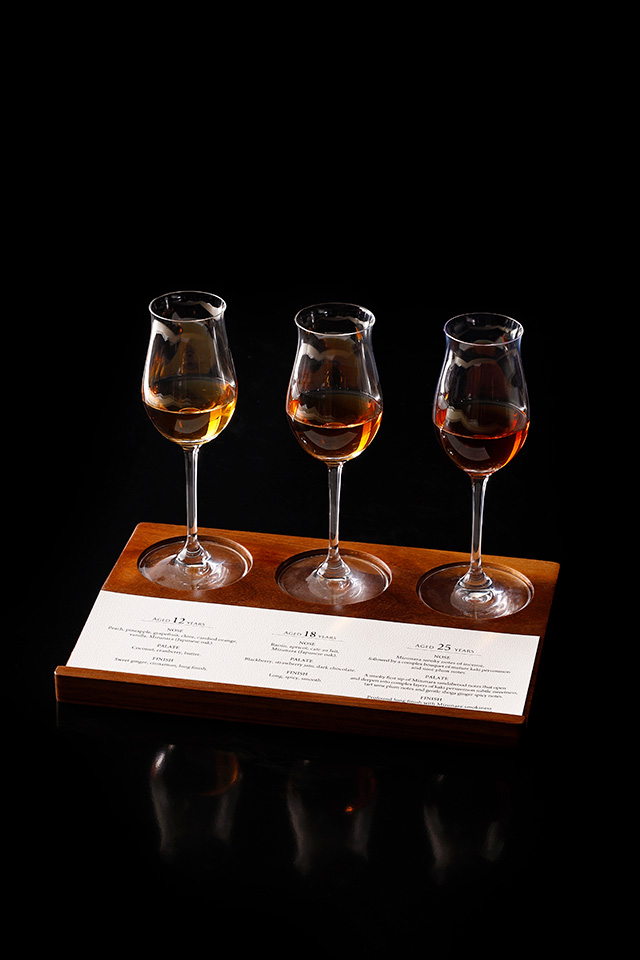 シングルモルトウイスキー「山崎」の3種ヴィンテージ（12年、18年、25年）