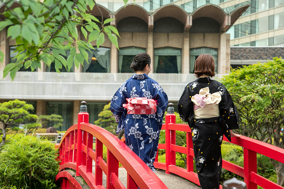 浴衣姿の女子
