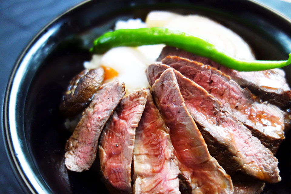 国産牛のビフテキ丼