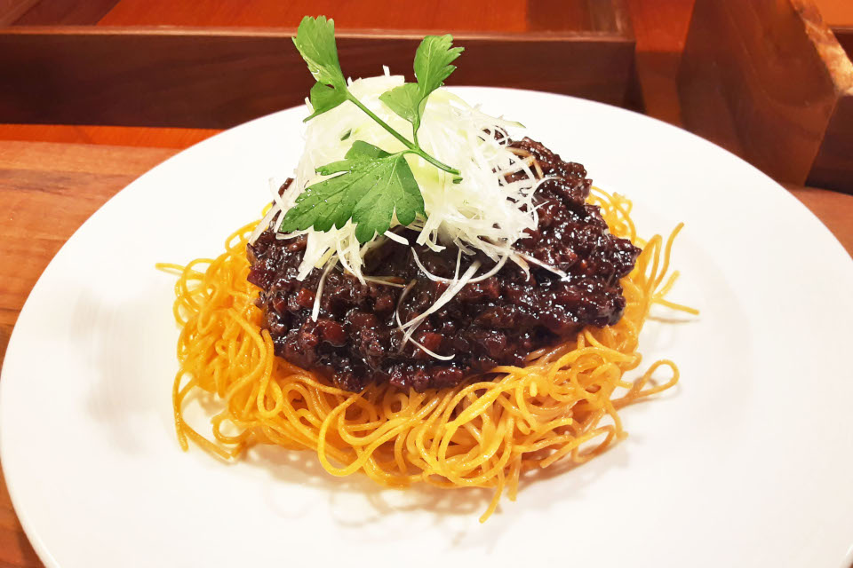 ”ZENB”牛肉の黒味噌焼きそば
