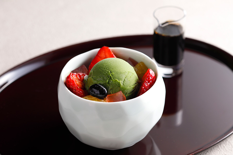 あまおう豆カン　抹茶アイスクリーム添え