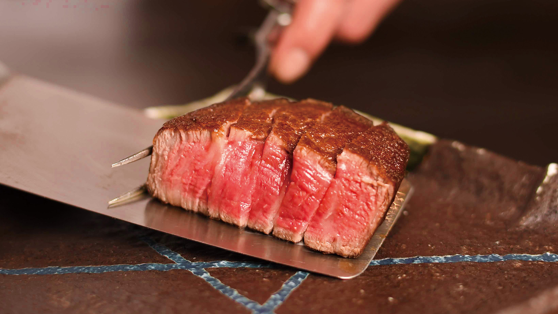 全国の銘柄牛が集う"肉の日"限定フルコース