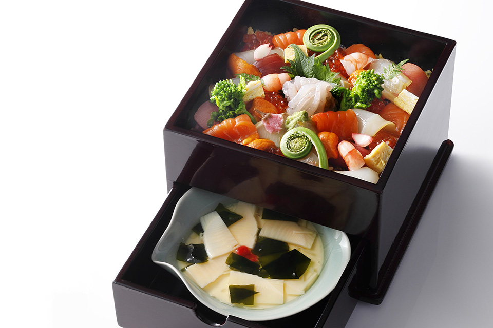 富山県産シロエビ 桜ばらちらし寿司