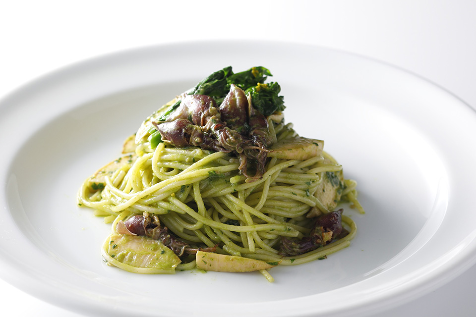 富山県産ホタルイカと菜花の春パスタ