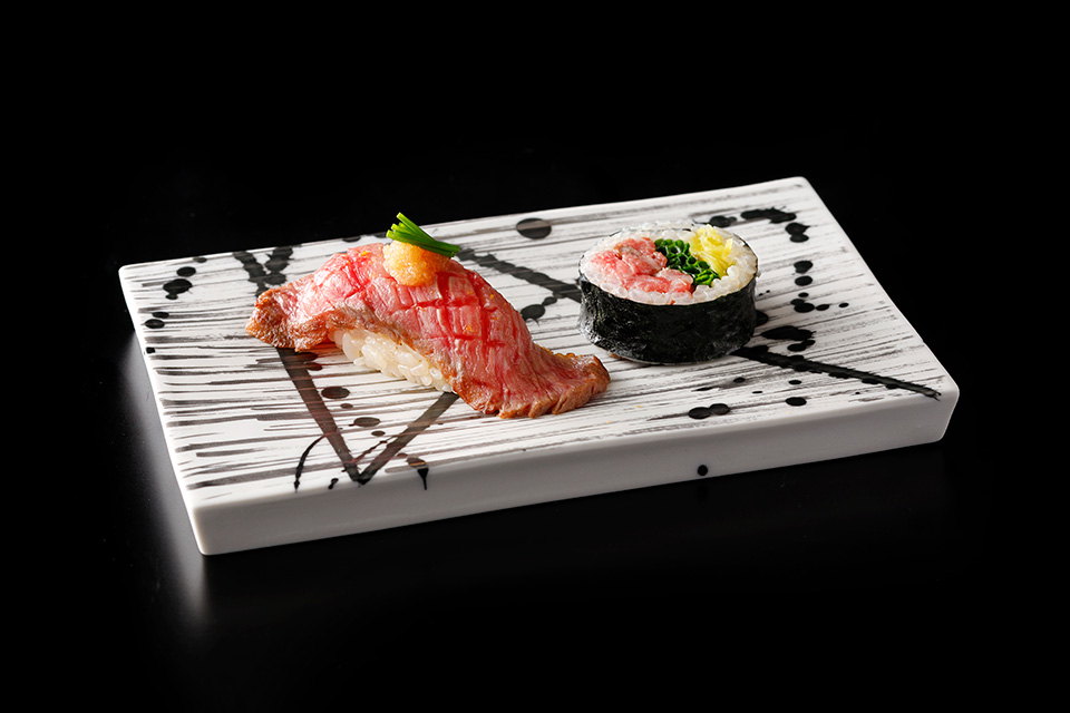 神戸牛炙り赤酢寿司とトロたく風巻き寿司