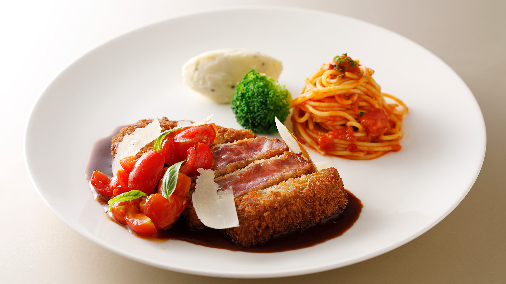 《お席確約》選べる東京下町洋食プレートとセミビュッフェ