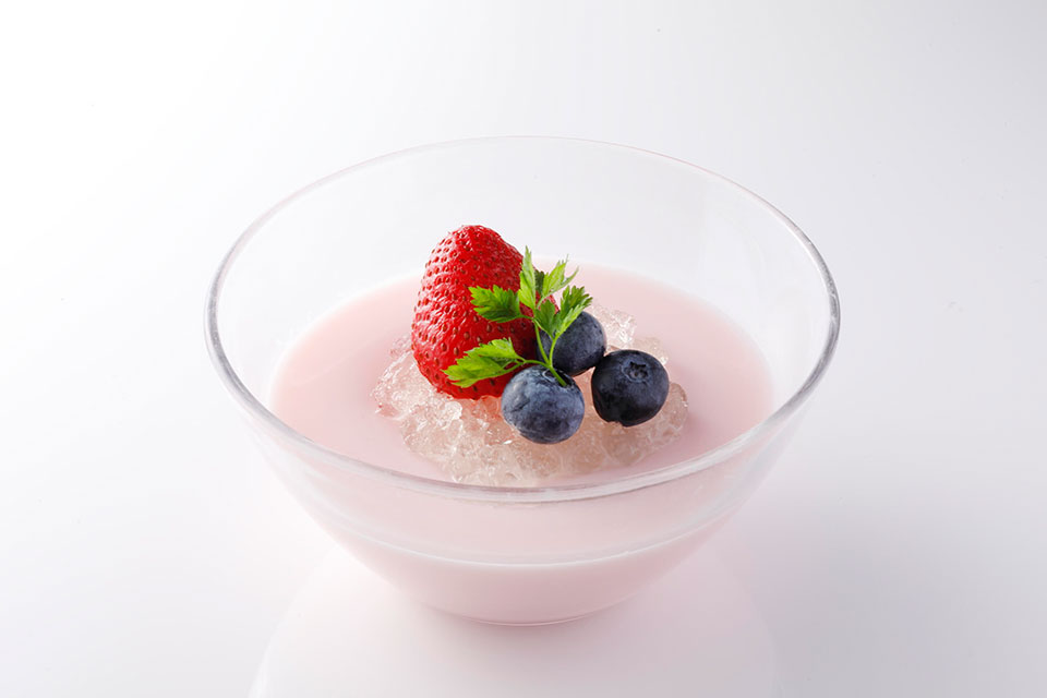 Cold Almond Jelly (Extra Soft), Strawberry Flavor with Amaou Compote