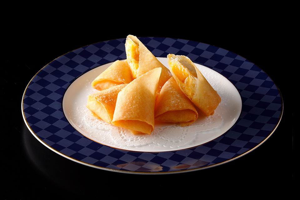 Mango custard spring rolls