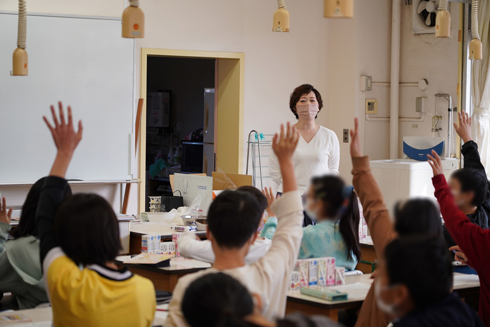 学校での出張授業経験のあるスタッフによる⼩学⽣向けSDGs授業