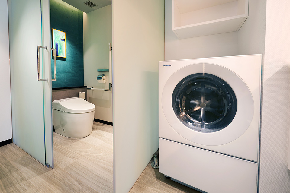 洗濯機とトイレの写真