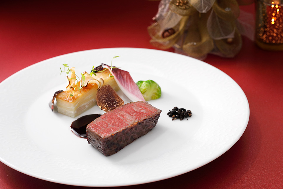 国産牛フィレ肉又は鹿肉の縄文グリル ポルト酒のソースのイメージ写真