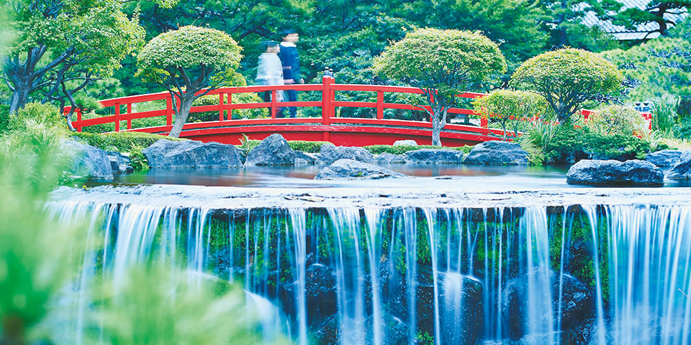 朱色の太鼓橋