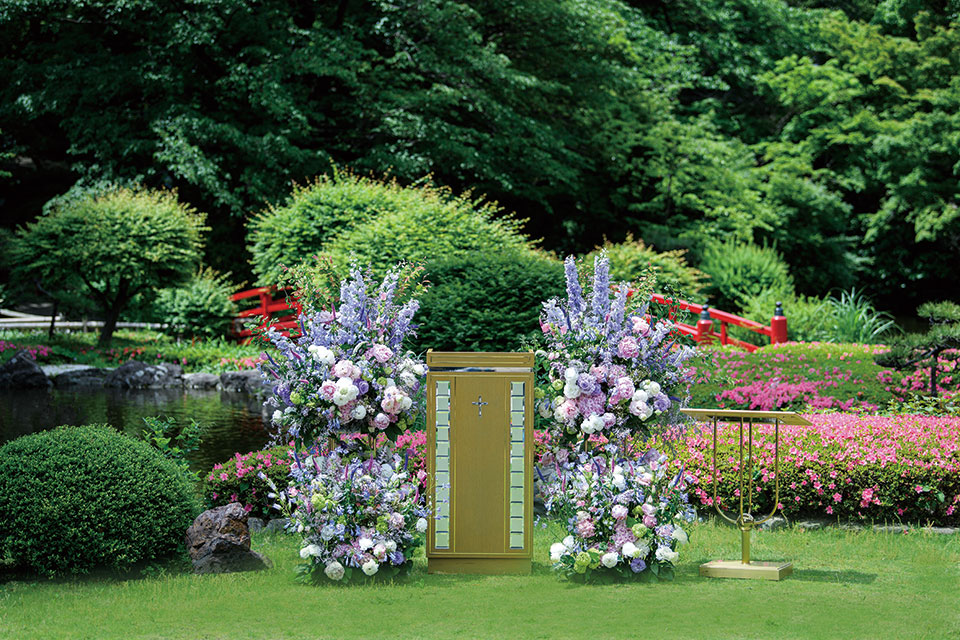 日本庭園の祭壇の写真