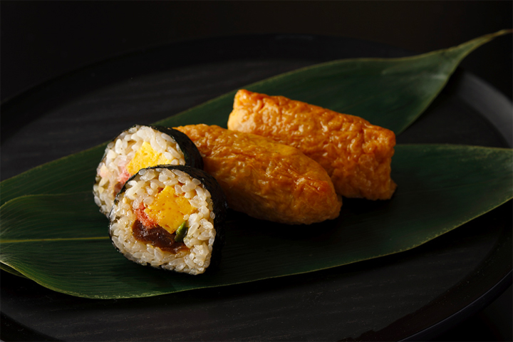 赤酢稲荷と赤酢太巻き